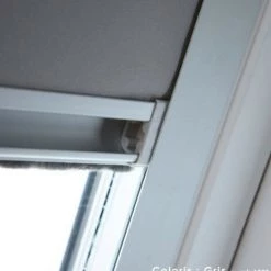 MADECOSTORE Store De Toit Occultant Cadre Alu Compatible VELUX® - Blanc - L61 X HM06 - Blanc -Promos Store Boutique 5601769 3